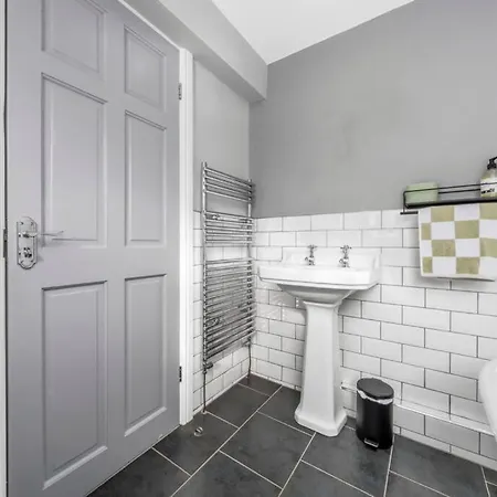 Apartment 3bed Sleeps 6